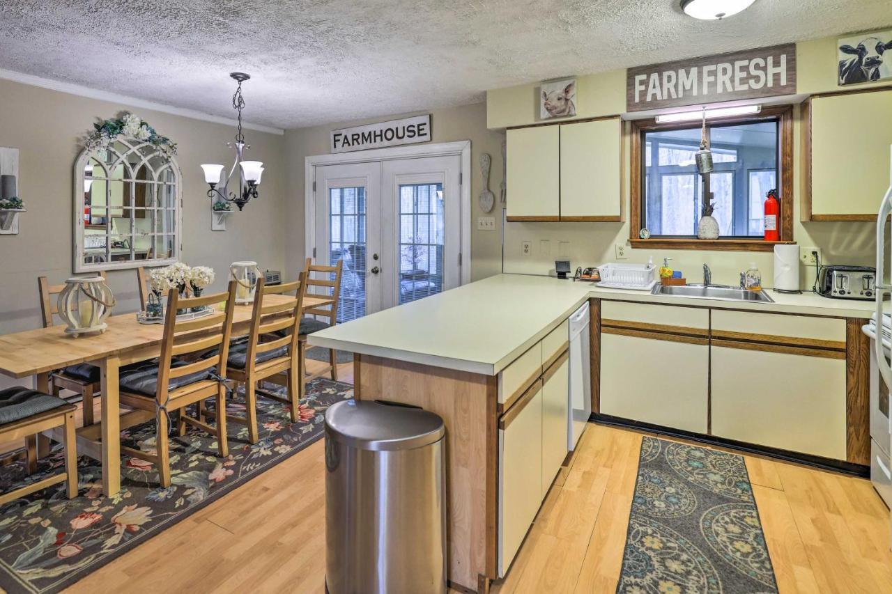 Poconos Vacation Home Walk To Locust Lake! Pocono Lake Ngoại thất bức ảnh